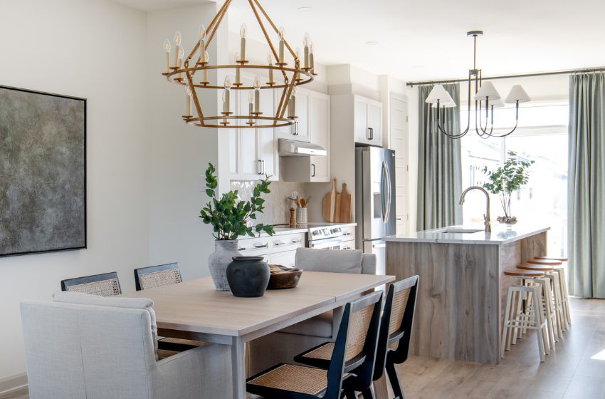 Astoria - Single Family Home - Dining and Kitchen